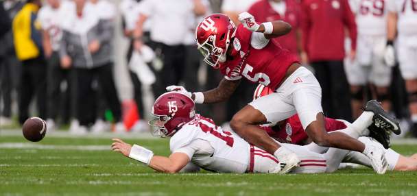 Alabama QB Ty Simpson says a cracked rib sidelined him in 2nd half of blowout Rose Bowl loss