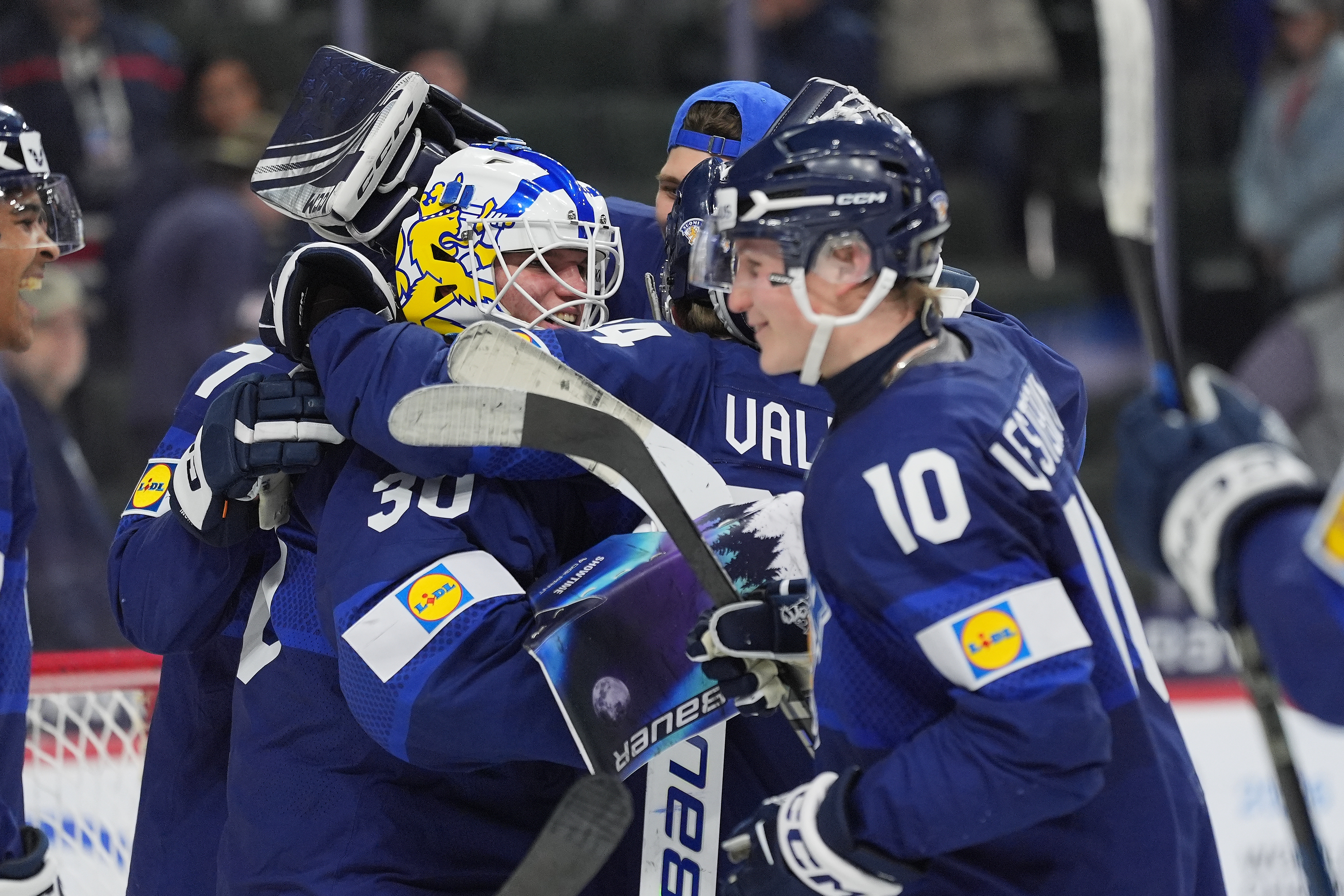 Finland stuns 2-time defending cham US 4-3 in OT in world junior quarterfinals