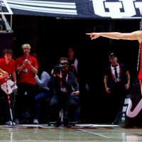 On night honoring former coach Elaine Elliott, Utah women hold on to beat Cincinnati