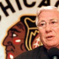 Hockey Hall of Fame player and longtime Blackhawks executive Bob Pulford dies at 89