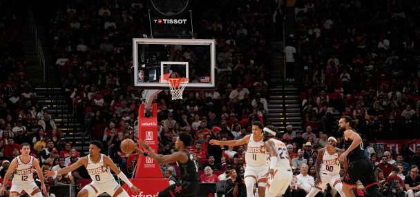 Clock and scoreboard malfunction delays Rockets vs. Suns game