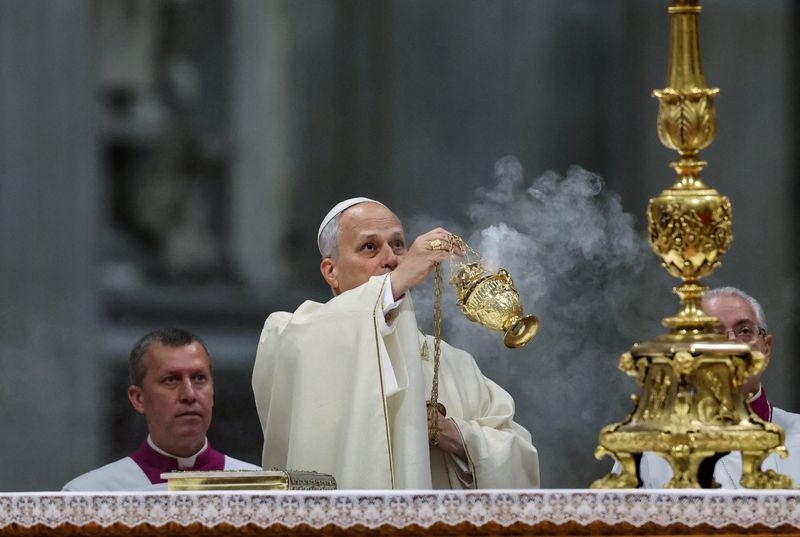 Pope Leo, closing Catholic Holy Year, urges kindness to foreigners