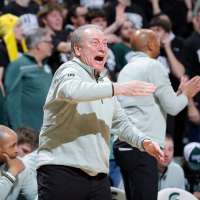 Ex-Michigan State star Paul Davis apologizes for verbally abusing ref and getting kicked out of seat