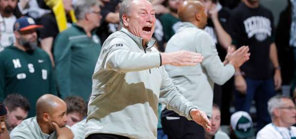 Former Spartans player Paul Davis ejected from game after criticizing officials from the stands