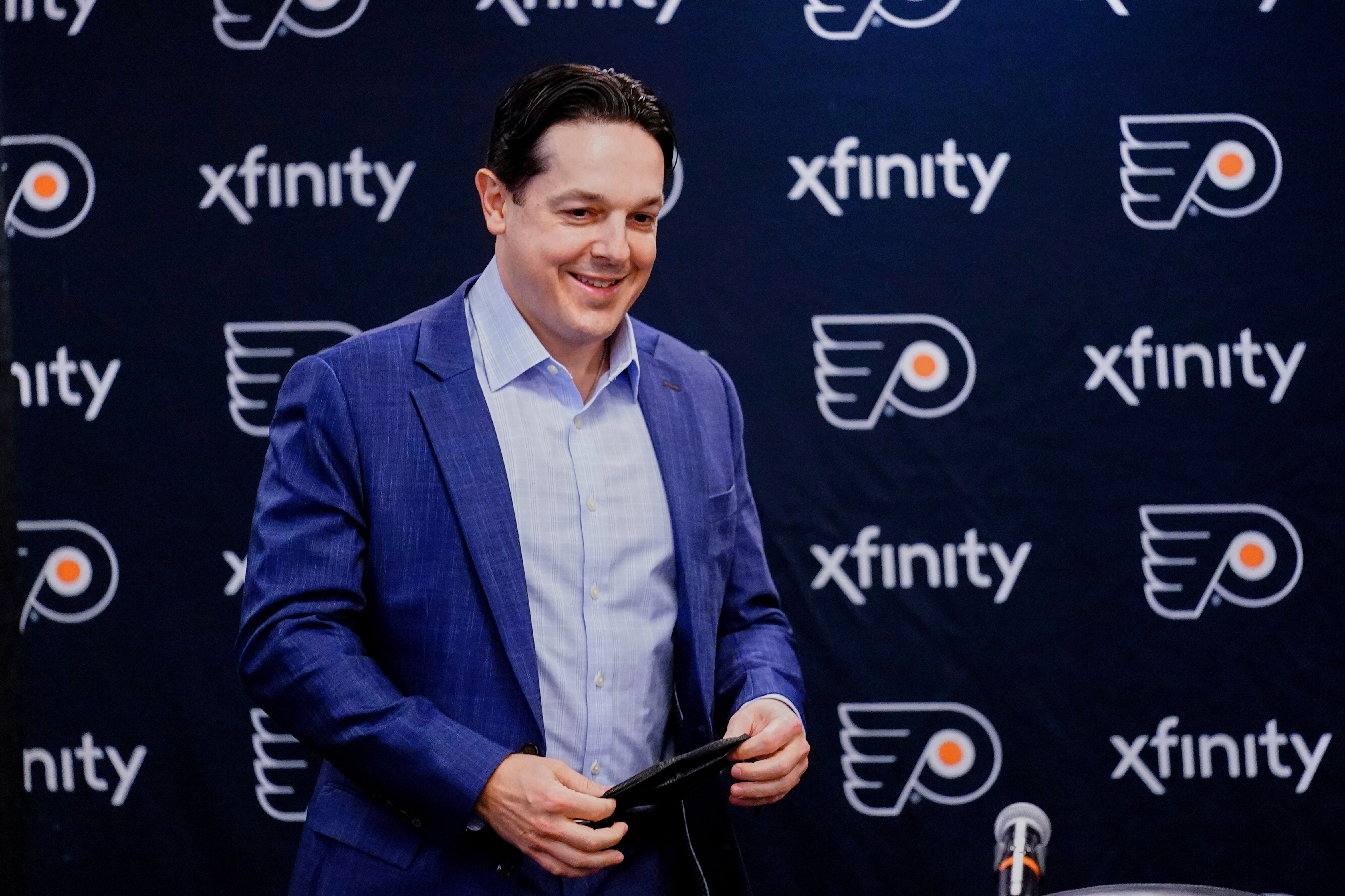 Flyers general manager Danny Briere prioritizes future over short-term playoff push
