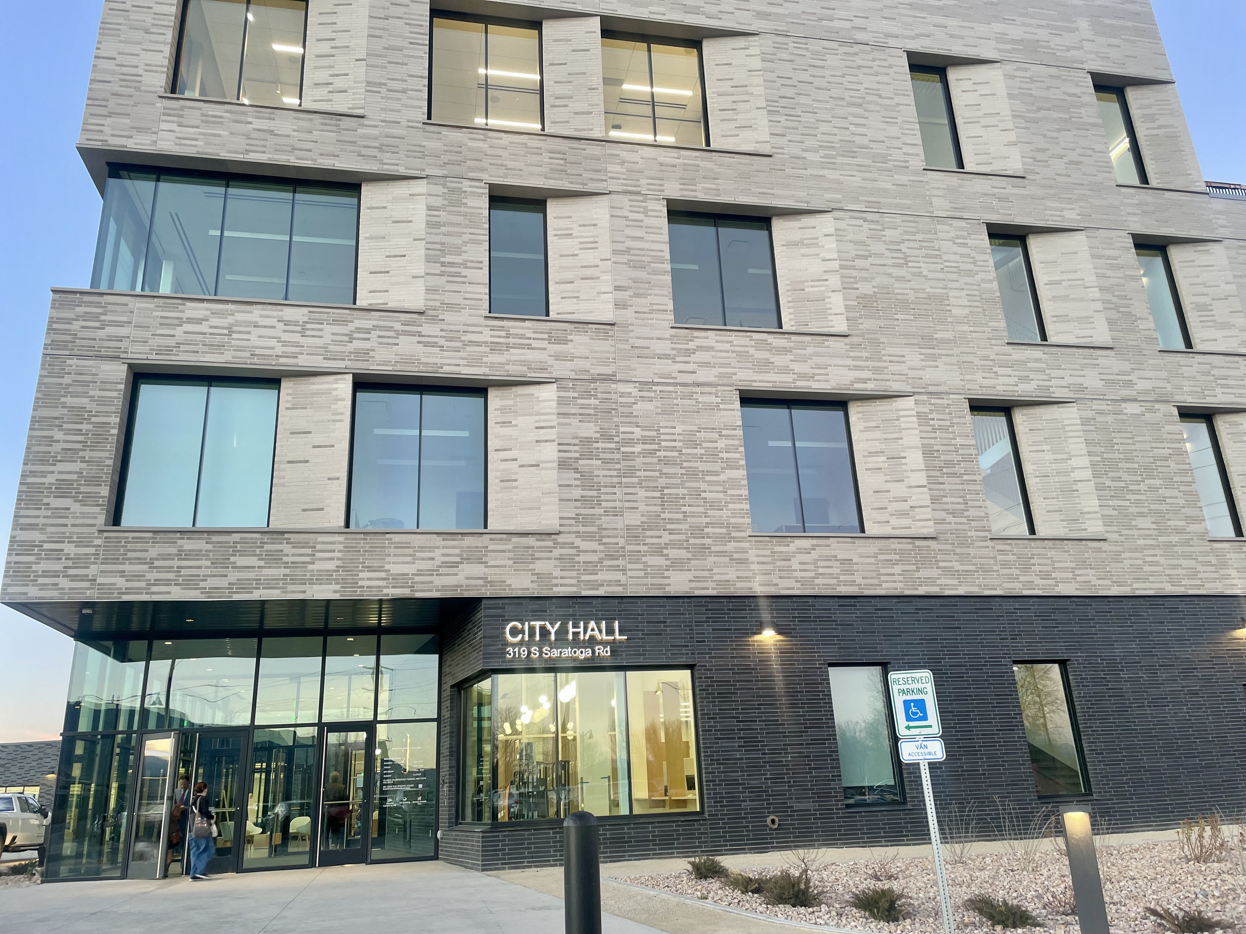 Saratoga Springs celebrates opening of new $41M City Hall, library