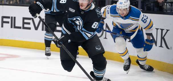 Schmidt's 4 points powers Mammoth to 6-3 win over Kraken