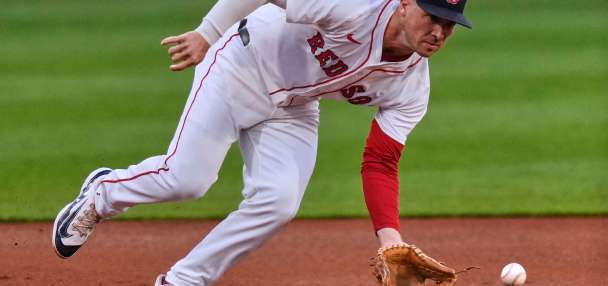 All-Star 3B Alex Bregman agrees to a $175 million, 5-year contract with the Cubs, AP sources say