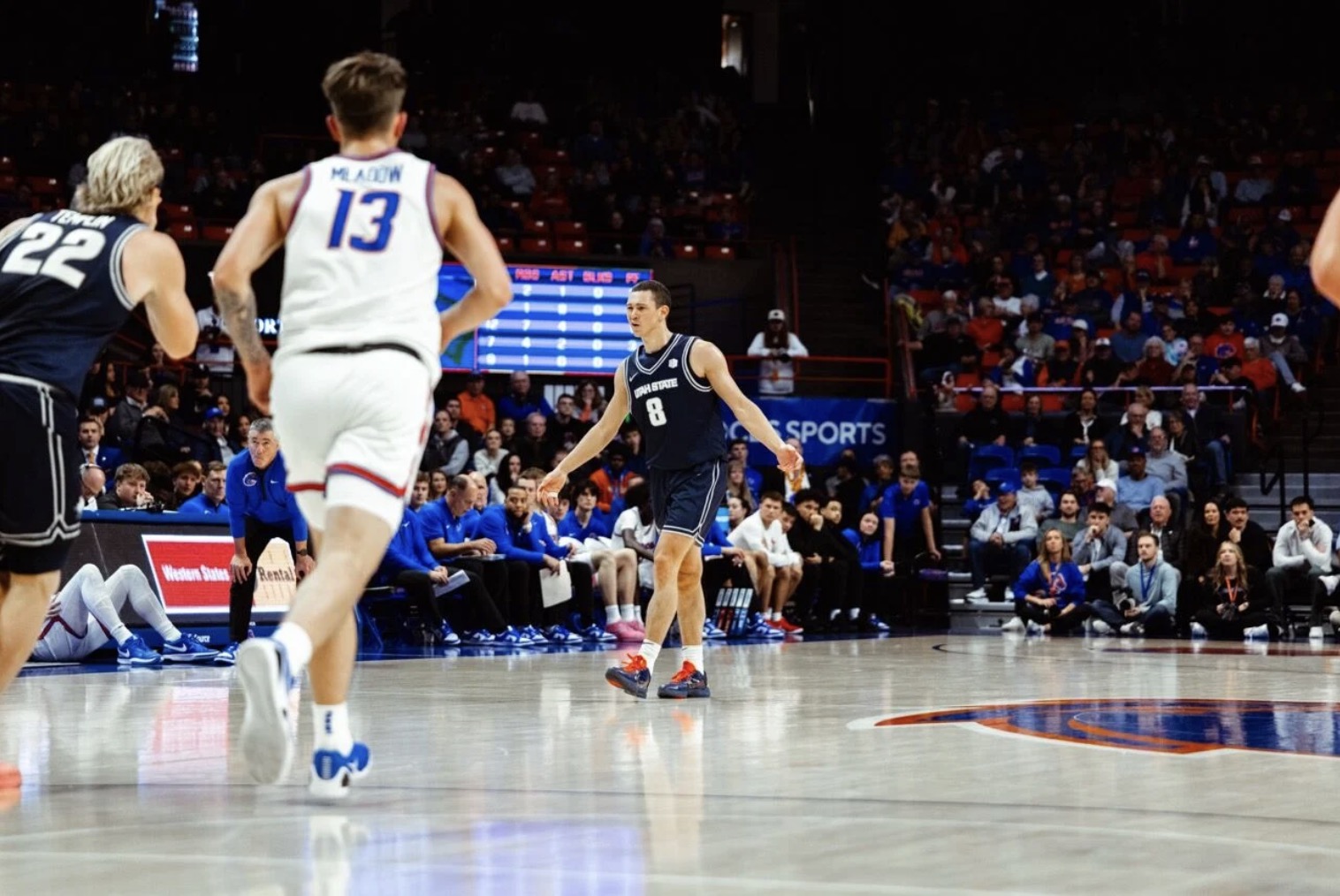 Utah State blows by Boise State in wire-to-wire finish on the road
