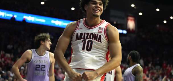 Arizona strengthens hold on No. 1 in AP Top 25; Vanderbilt cracks top 10