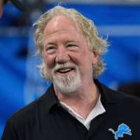 'West Wing' actor Timothy Busfield turns himself in, faces child sex abuse charges in New Mexico