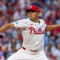 Left-hander Ranger Suárez and Boston Red Sox agree to $130 million, 5-year contract, AP source says