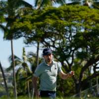 Defending champion Nick Taylor tied for Sony Open lead