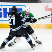 Mammoth end Stars' 15-game point streak with 6-3 road win