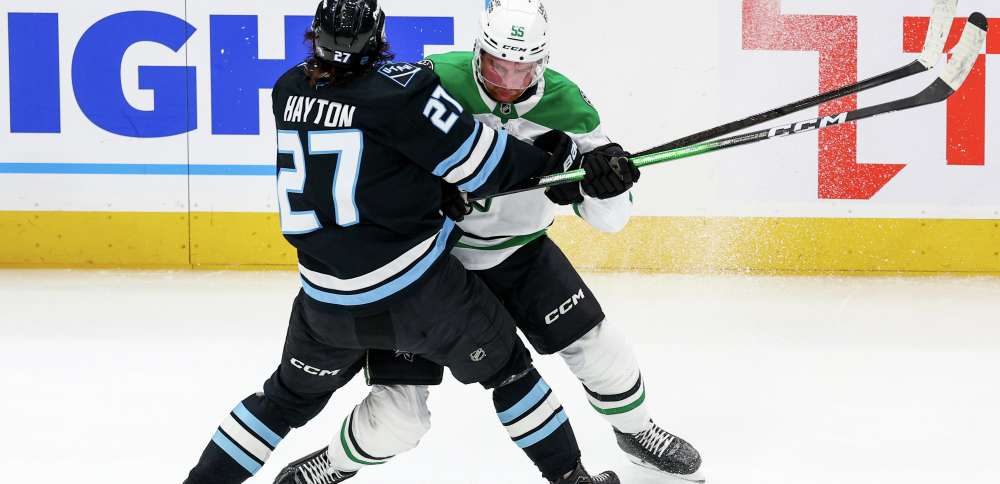 Mammoth end Stars' 15-game point streak with 6-3 road win