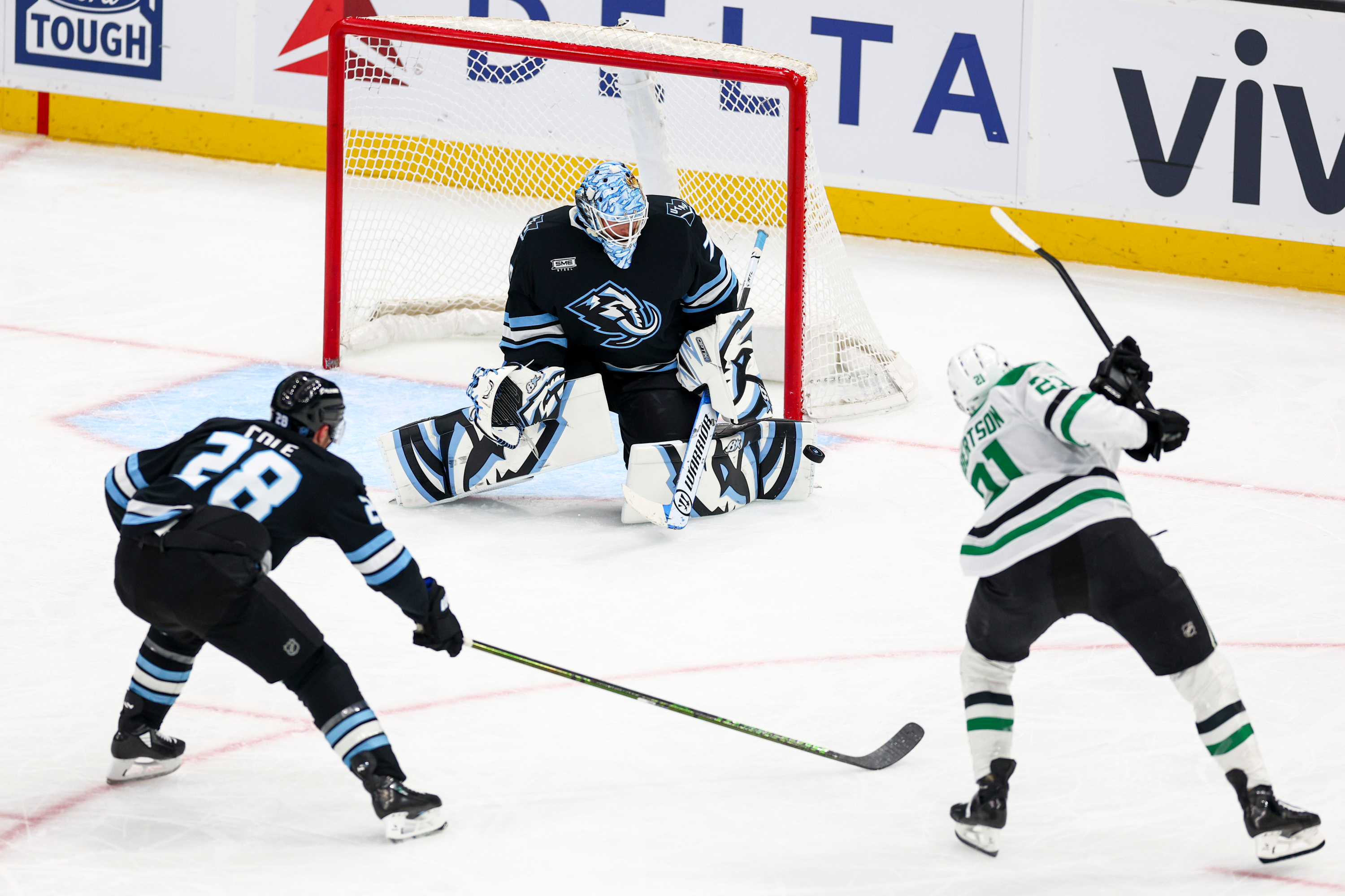 John Marino's deflected goal in late 3rd lifts Mammoth to win over visiting Stars