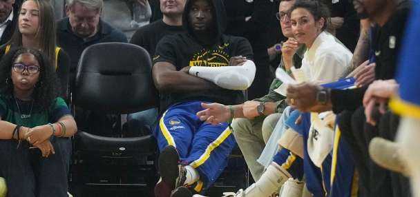 Warriors coach Steve Kerr chatted with Jonathan Kuminga about his uncertain situation