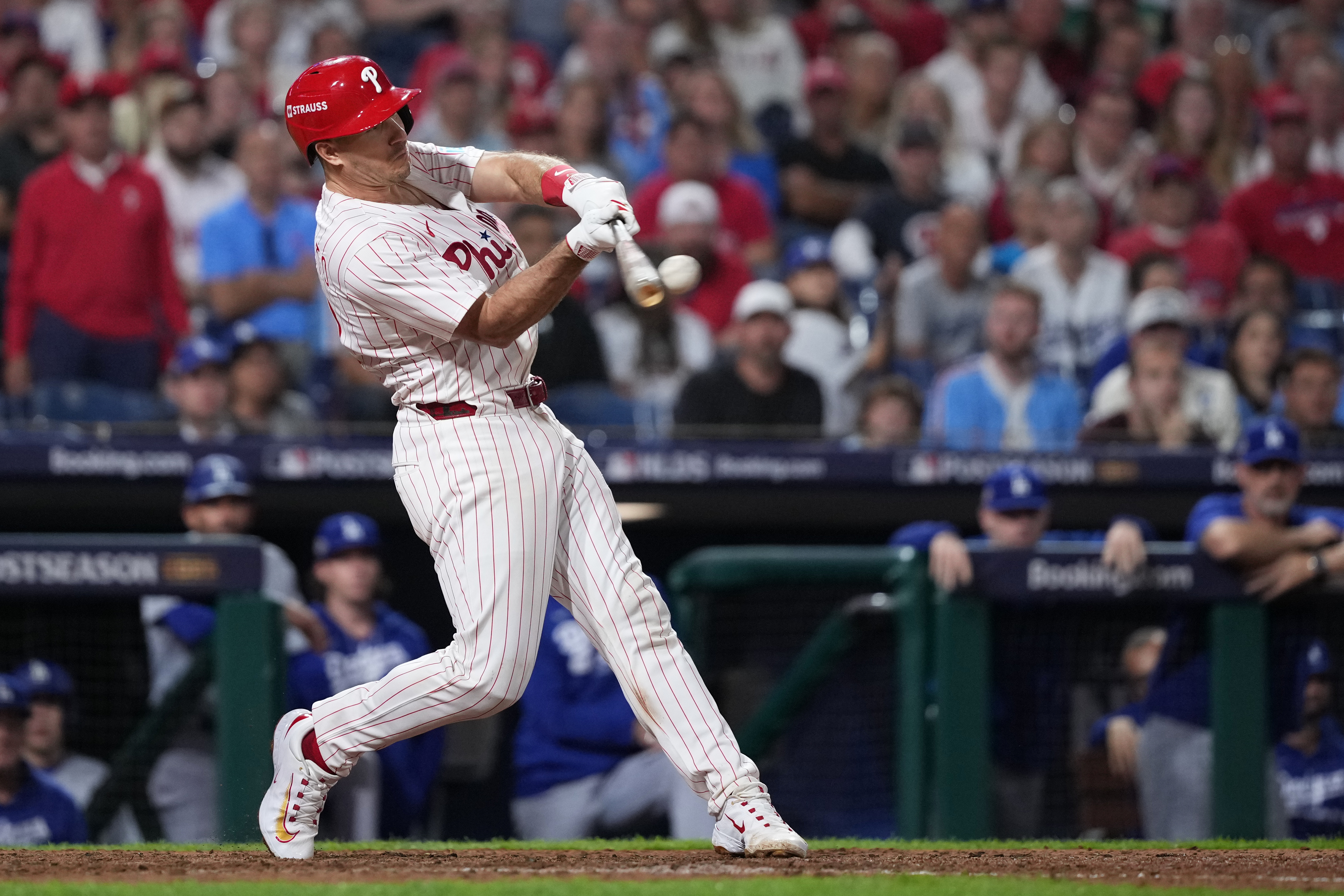 J.T. Realmuto agrees to $45 million, 3-year deal to stay with Phillies, AP source says