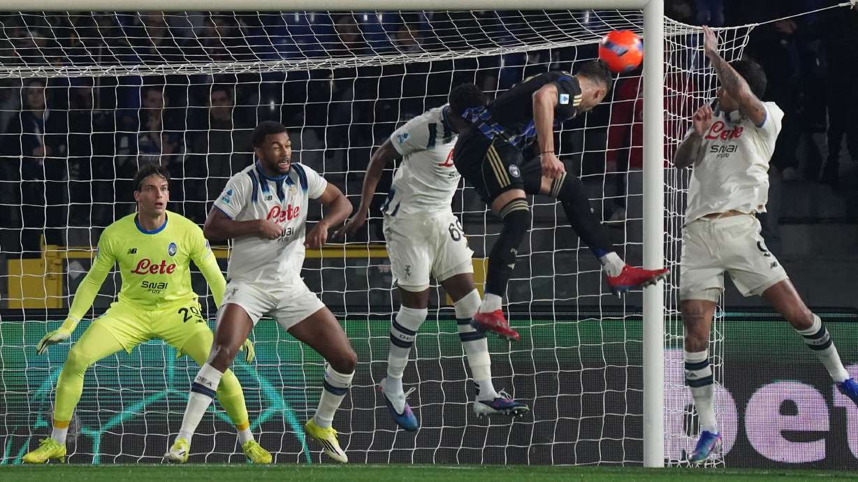 Pisa's Juan Quadrado attempts to score during the Serie A soccer match between Pisa and Atalanta in Pisa, Italy, on Friday, Jan. 16; 2026.