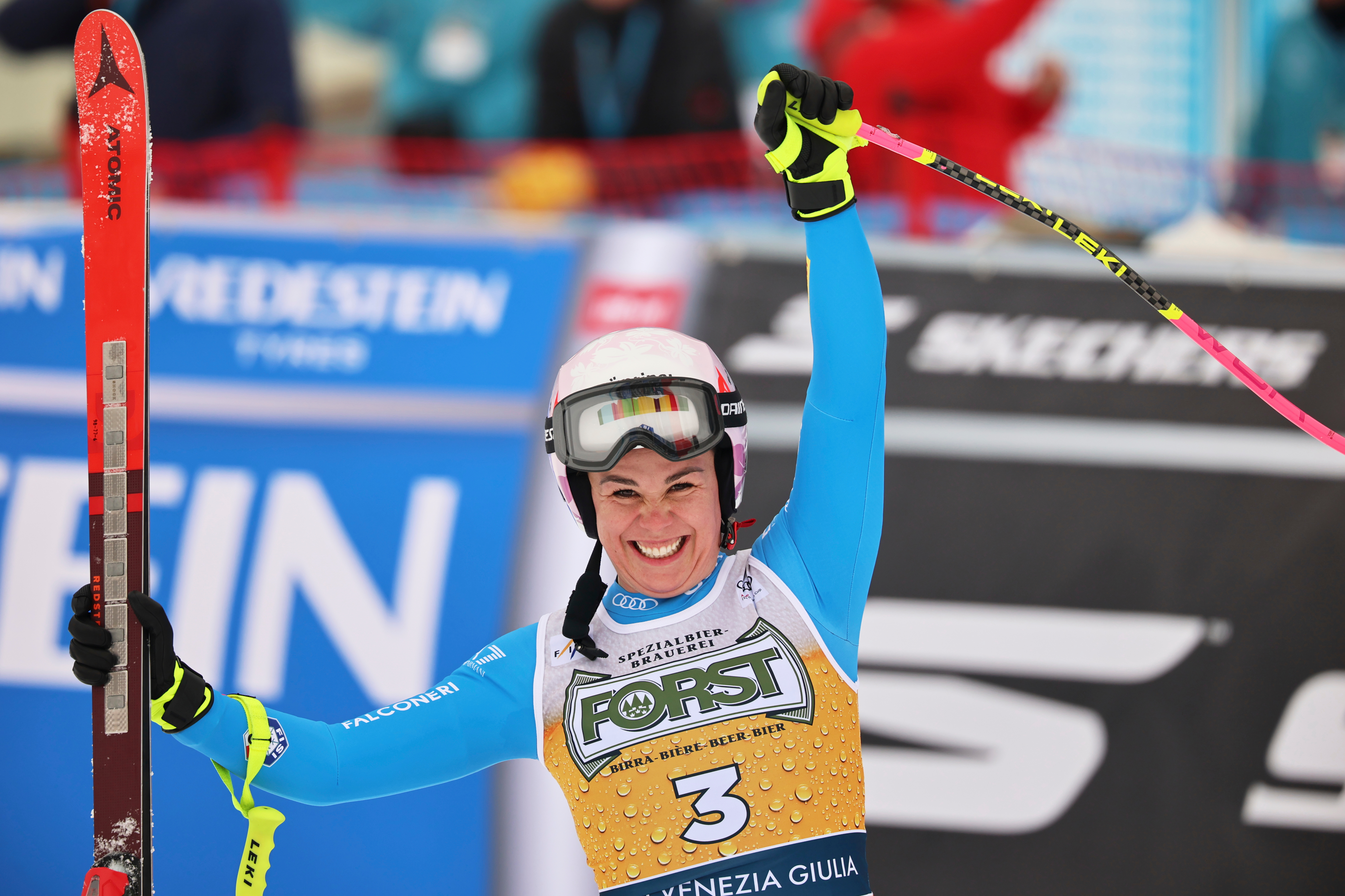 Nicol Delago poised to earn Italy's ski team another win. Lindsey Vonn 3rd in downhill