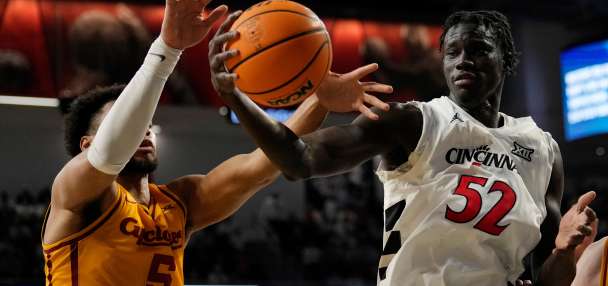 No. 2 Iowa State loses second straight, 79-70 to Cincinnati