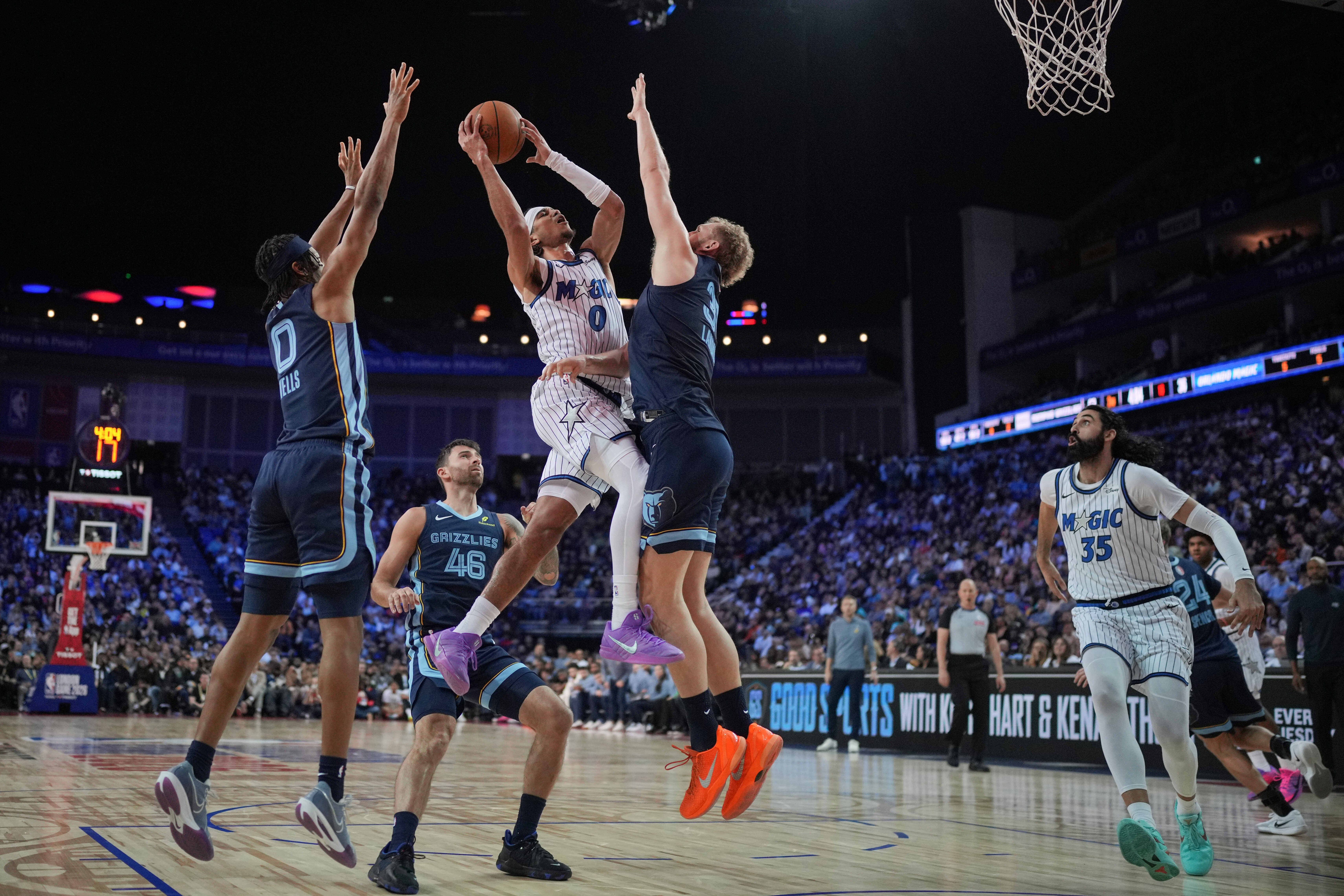 Heckler yells 'leave Greenland alone!' during US national anthem at NBA game in London