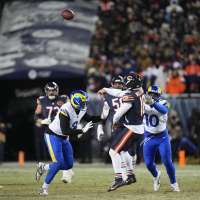 Caleb Williams' 'ridiculous' TD pass draws raves from his coach and teammates after Bears' loss