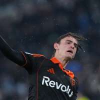 Nico Paz scores twice despite missed penalty as Como cruises past Lazio 3-0 in Serie A