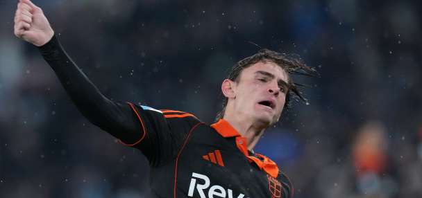 Nico Paz scores twice despite missed penalty as Como cruises past Lazio 3-0 in Serie A