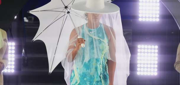 Naomi Osaka makes grand entrance and big fashion statement at Australian Open