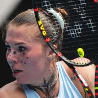 T-shirt for Ukraine: a player's heartfelt tribute to her country and her dad at the Australian Open