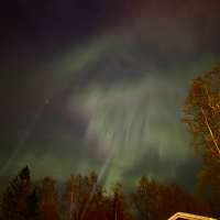 Aurora lights up Alaska skies with stunning green and red display