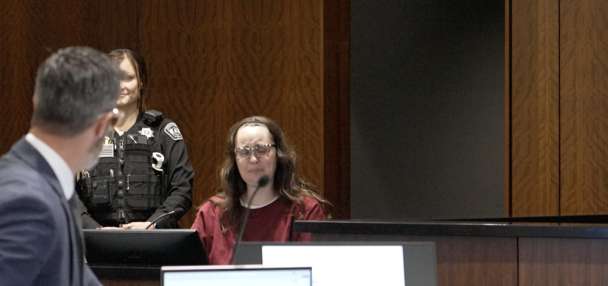 Woman wanted to back out of murder plot, but said her mom told her, 'I'm doing it anyway'