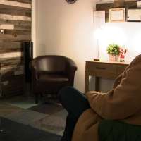 Makeup stickers burn MRI patient's face, who is responsible?