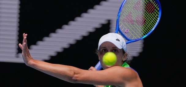 Defending champion Keys reaches the Australian Open third round, fellow American Pegula joins her