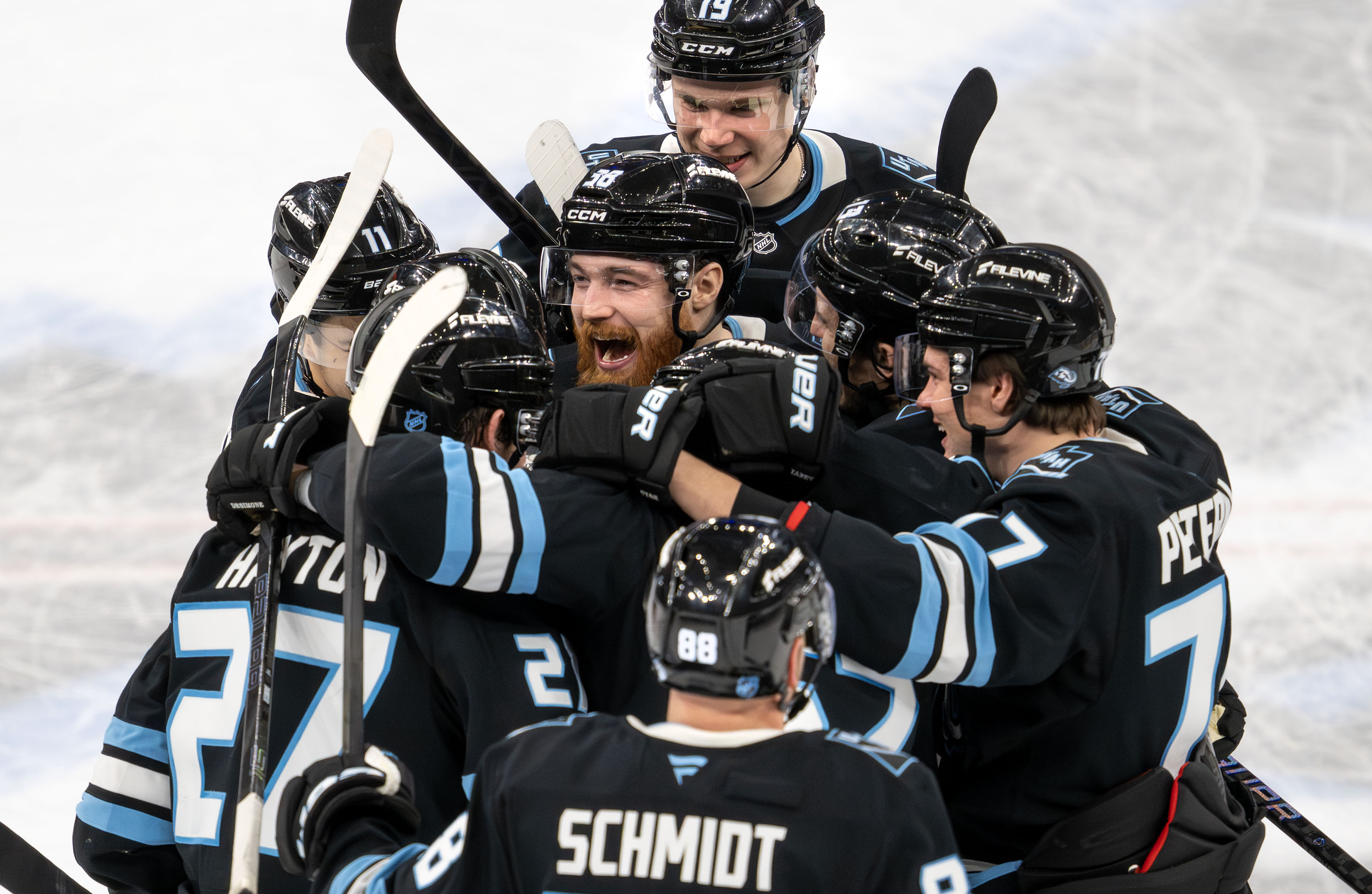 Keller's game-winning goal in OT completes Mammoth's comeback over Flyers