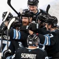 Keller's game-winning goal in OT completes Mammoth's comeback over Flyers