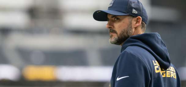 Ravens hire Chargers defensive coordinator Jesse Minter as head coach