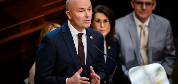 Cox urges lawmakers to have virtue as national leaders make 'a mockery' of it