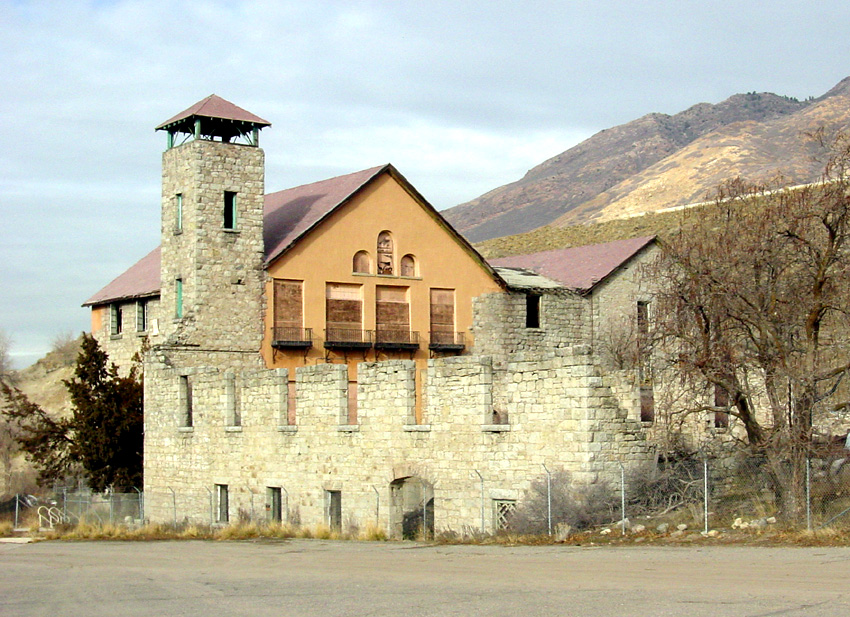 Debate over future of Cottonwood Paper Mill intensifies at planning meeting