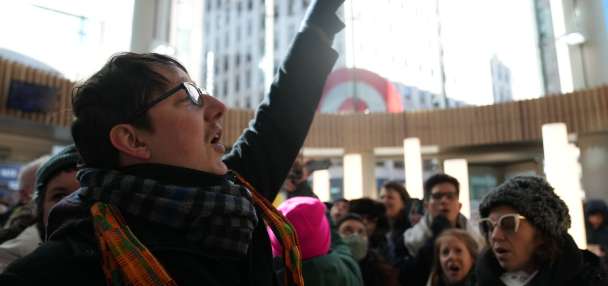 Police arrest protesters at airport as Minnesota gears up for anti-immigration enforcement protest