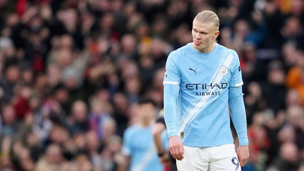 Manchester City's Erling Haaland reacts during the English Premier League soccer match between Manchester United and Manchester City in Manchester, England, Saturday, Jan. 17, 2026.