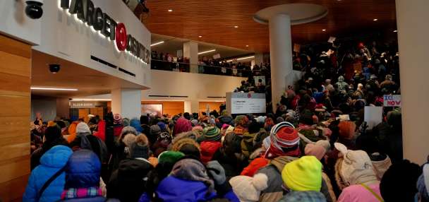 NBA postpones Timberwolves-Warriors game in Minneapolis after fatal shooting by federal officer
