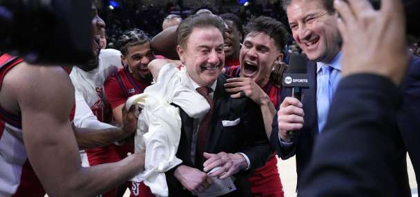 Rick Pitino savors reaching 900 victories as a college head coach in St. John's win over Xavier