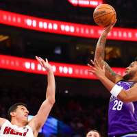 Sensabaugh's clutch 3 lifts Jazz over Heat 115-111