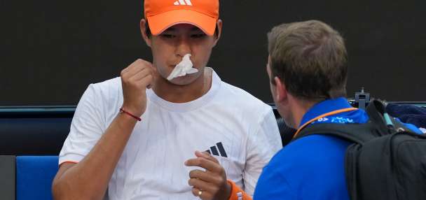 Learner Tien reaches Australian Open quarterfinals, the youngest man in the last eight since 2015