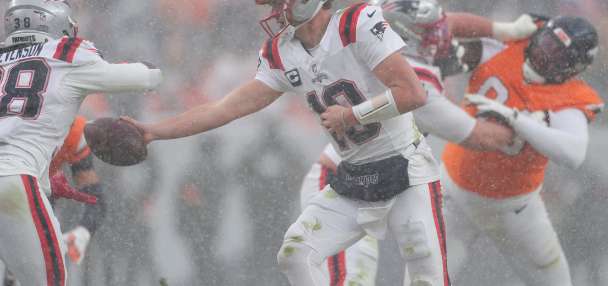 Patriots punch ticket to 12th Super Bowl with gritty 10-7 win over Broncos in snowy Denver