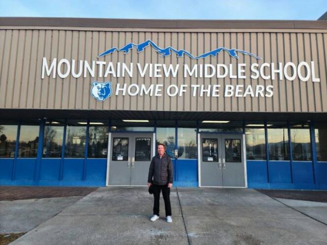 'He's a treasure.' Why an eastern Idaho science teacher continues his career 41 years later