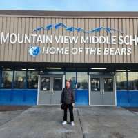 'He's a treasure.' Why an eastern Idaho science teacher continues his career 41 years later