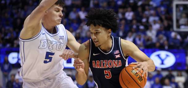 Top-ranked Arizona withstands late rally by No. 13 BYU to remain unbeaten with 86-83 win